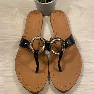 2/$20 Nine West Black Flop Sandal 10